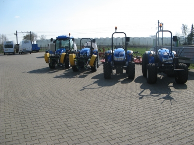 Afgeleverd 4 spuitmachines