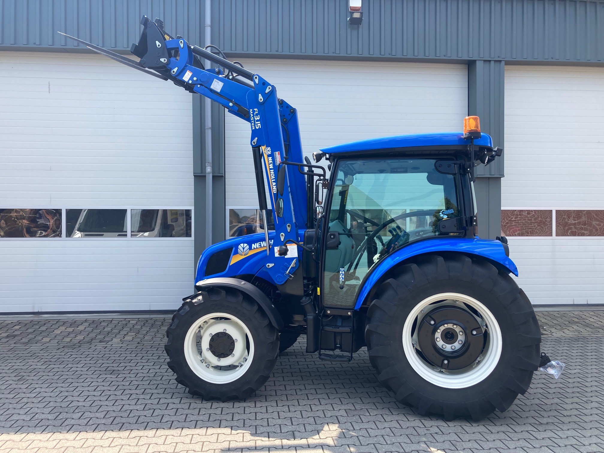 Aflevering 2022: <br/> New Holland T4.75 stage V voorlader