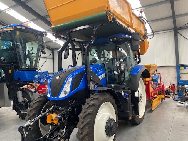 Aflevering 2022: <br/> Plantdak op New Holland T6.165 DC met GPS