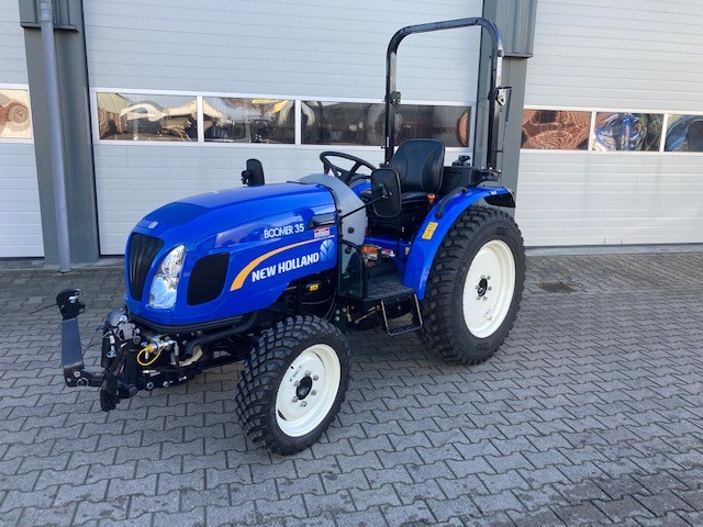 Aflevering 2022: <br/> New Holland Boomer 35 HST fronthef gazonbanden