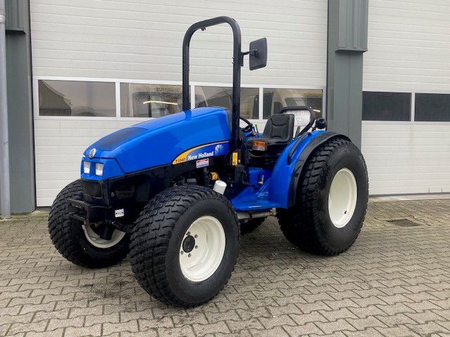 Aflevering 2023: <br/> New Holland T3040 gebr. 55pk gazon banden