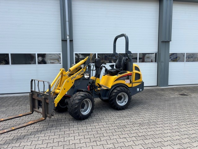 Aflevering 2026: <br/>Mustang loader AL306 gebr.